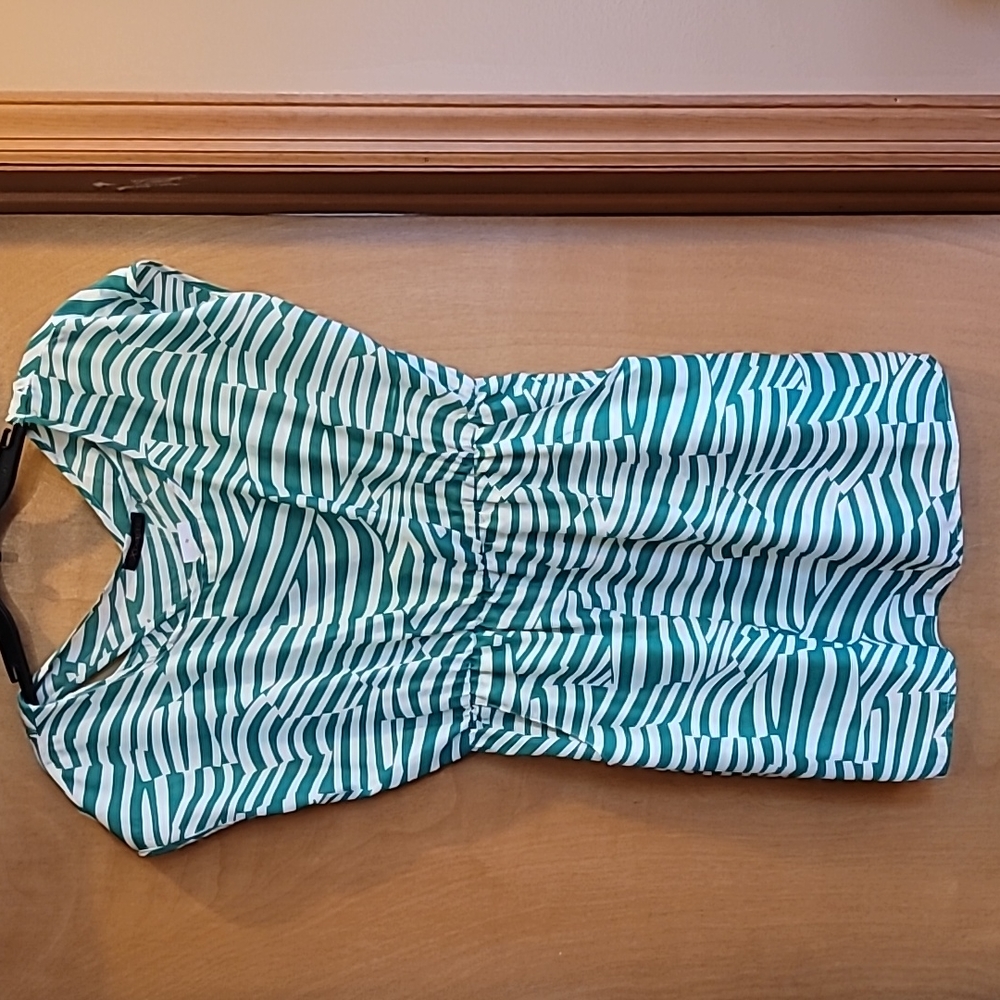 Xtaren mini dress green print size large